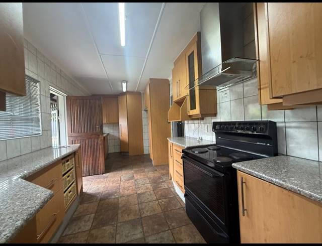 3 BEDROOM HOUSE FOR SALE IN VAALPARK